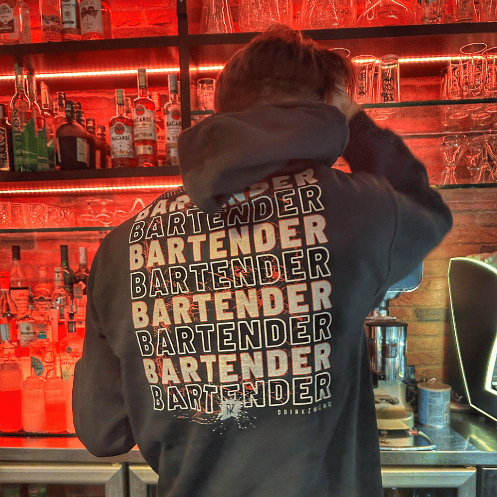 Hoodie DNKZ Crew Bartender Red — photo lifestyle bartender professionnel